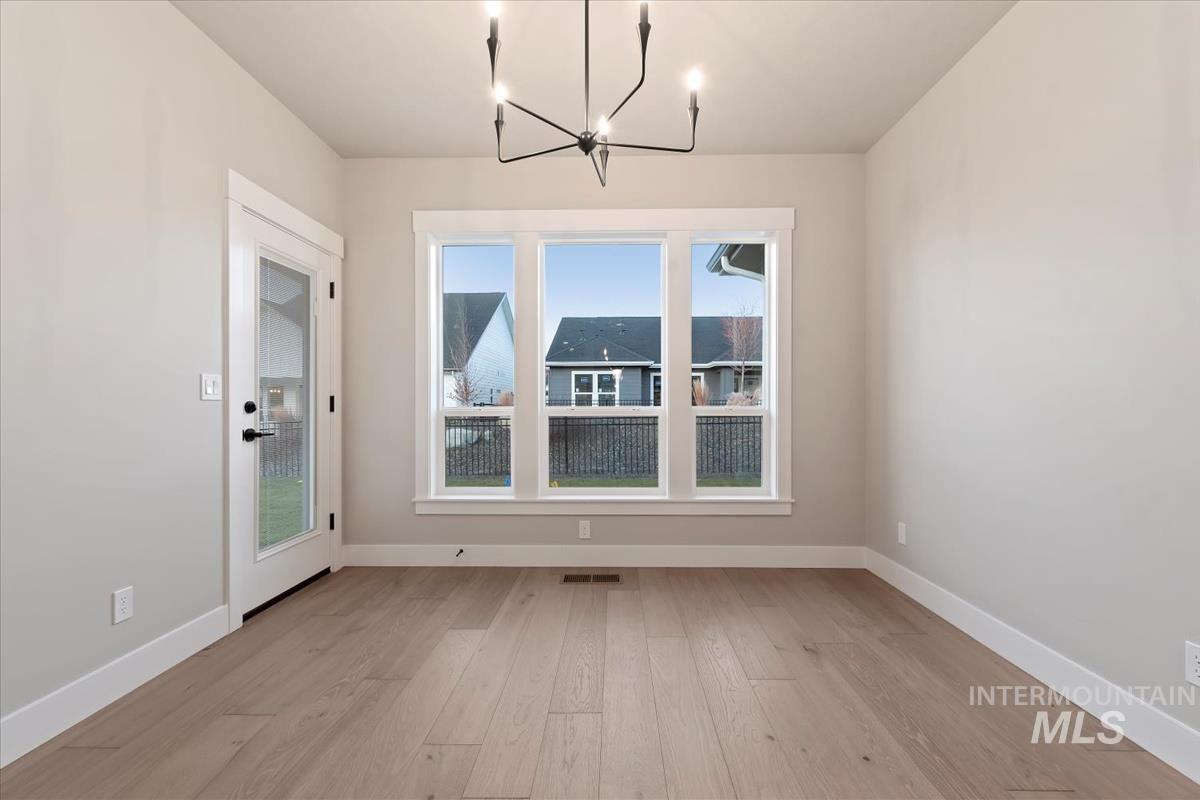 6625 N Good Drive, Eagle, Idaho 83629, 3 Bedrooms, 2 Bathrooms, Residential For Sale, Price $574,880, 98970105