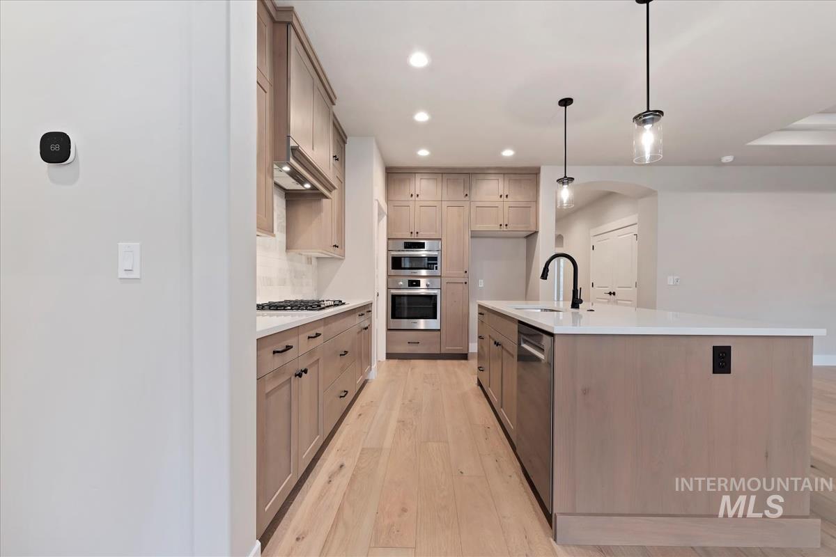 6625 N Good Drive, Eagle, Idaho 83629, 3 Bedrooms, 2 Bathrooms, Residential For Sale, Price $574,880, 98970105