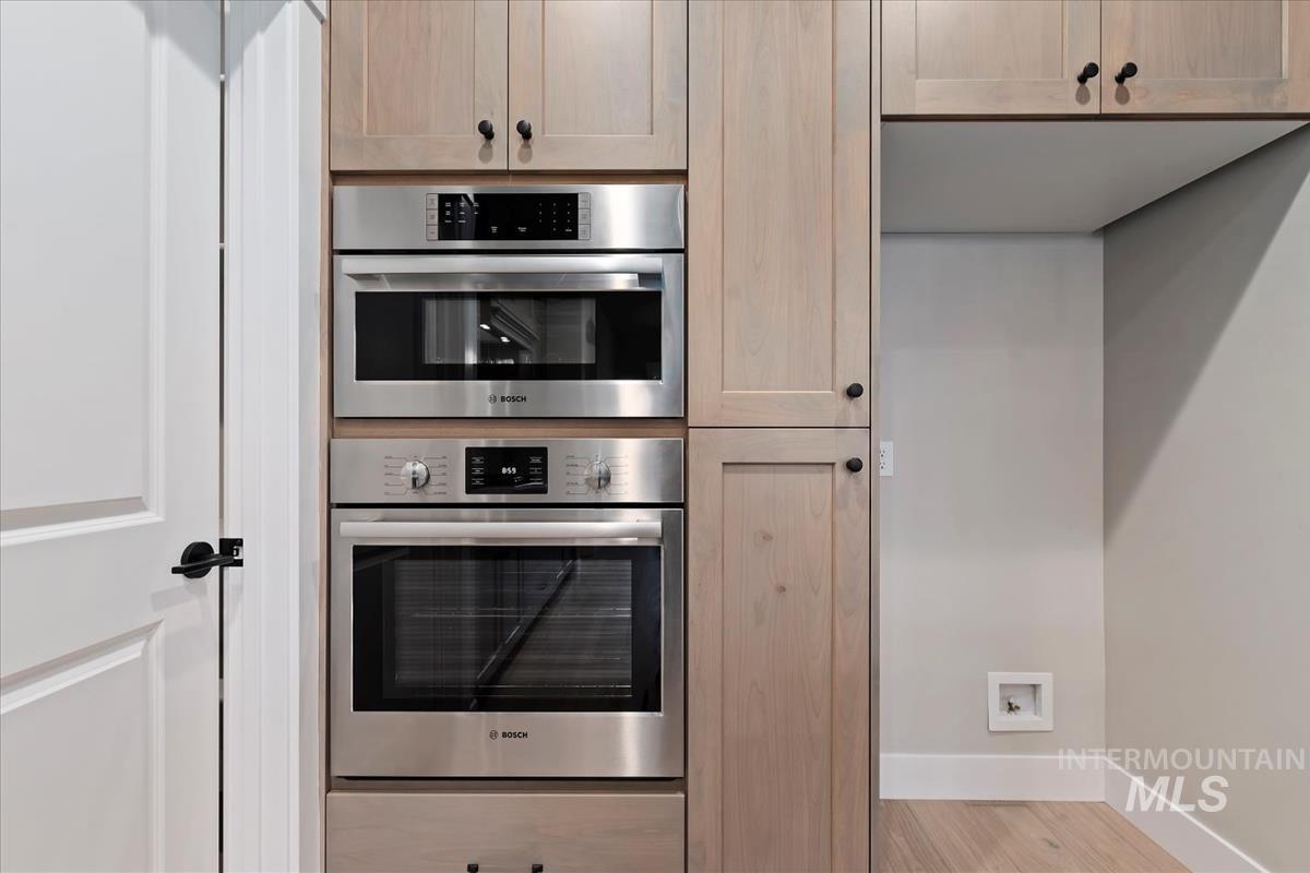 6625 N Good Drive, Eagle, Idaho 83629, 3 Bedrooms, 2 Bathrooms, Residential For Sale, Price $574,880, 98970105