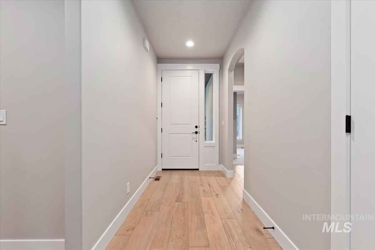 6625 N Good Drive, Eagle, Idaho 83629, 3 Bedrooms, 2 Bathrooms, Residential For Sale, Price $574,880, 98970105