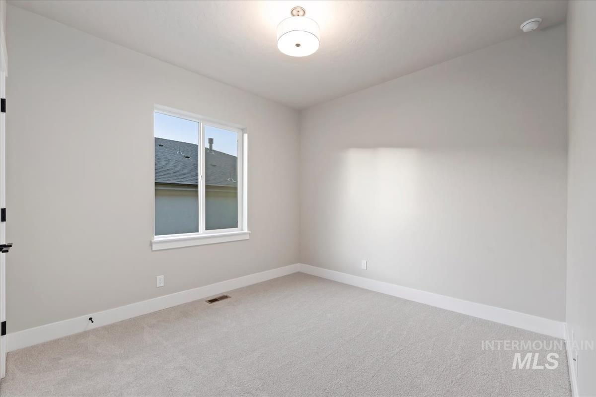 6625 N Good Drive, Eagle, Idaho 83629, 3 Bedrooms, 2 Bathrooms, Residential For Sale, Price $574,880, 98970105