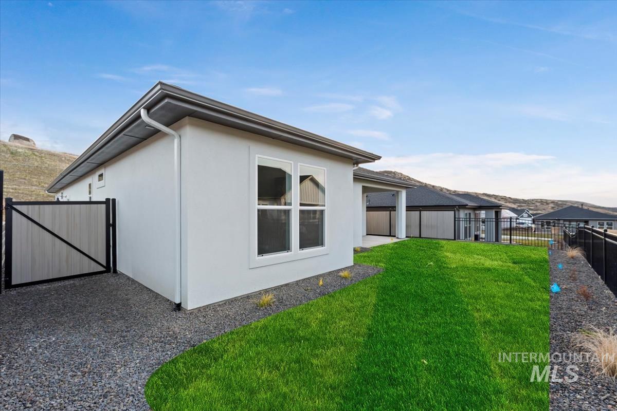 6625 N Good Drive, Eagle, Idaho 83629, 3 Bedrooms, 2 Bathrooms, Residential For Sale, Price $574,880, 98970105