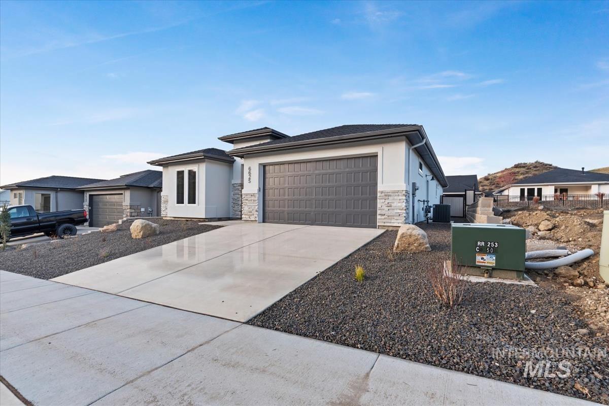 6625 N Good Drive, Eagle, Idaho 83629, 3 Bedrooms, 2 Bathrooms, Residential For Sale, Price $574,880, 98970105