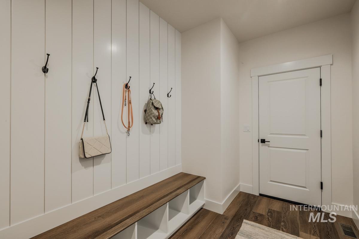 6083 S Apex Ave, Meridian, Idaho 83642, 3 Bedrooms, 3 Bathrooms, Residential For Sale, Price $624,900, 98970107