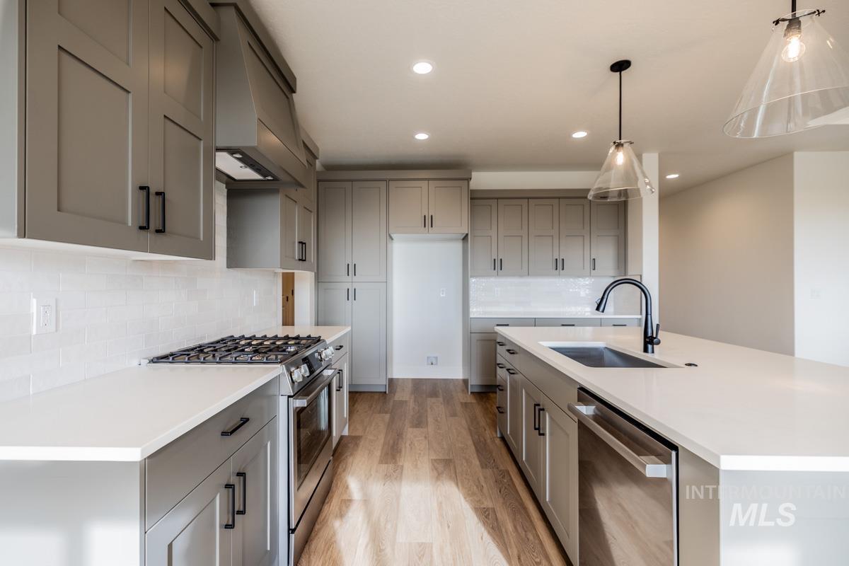 10285 Stony Oak Ct, Nampa, Idaho 83687, 3 Bedrooms, 3 Bathrooms, Residential For Sale, Price $549,900,MLS 98970115