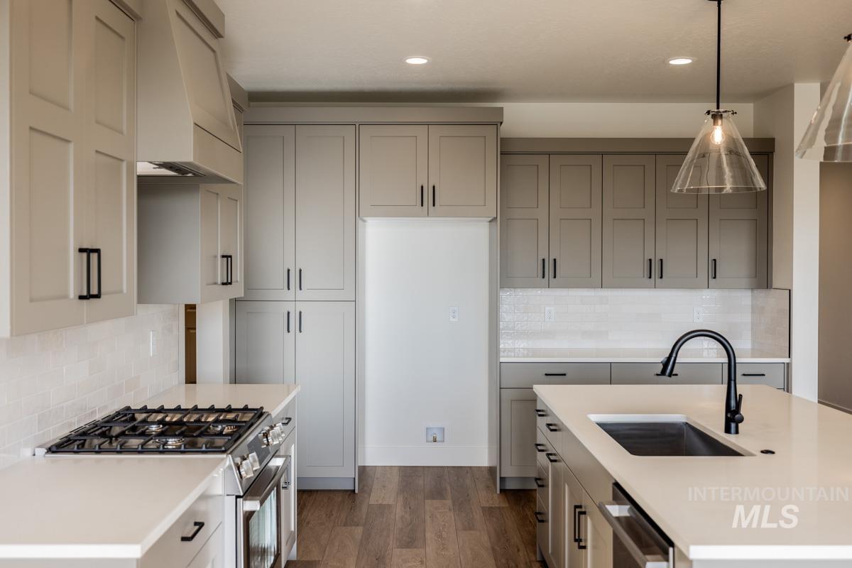 10285 Stony Oak Ct, Nampa, Idaho 83687, 3 Bedrooms, 3 Bathrooms, Residential For Sale, Price $549,900,MLS 98970115