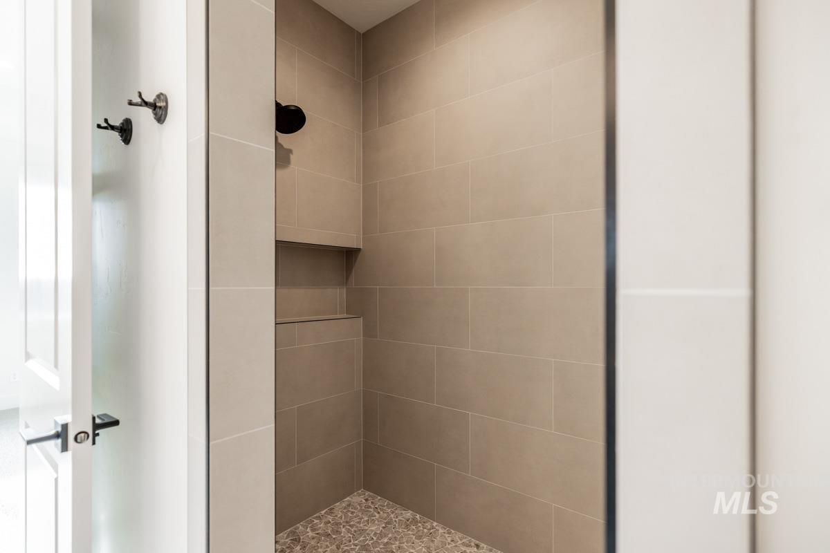 10285 Stony Oak Ct, Nampa, Idaho 83687, 3 Bedrooms, 3 Bathrooms, Residential For Sale, Price $549,900,MLS 98970115