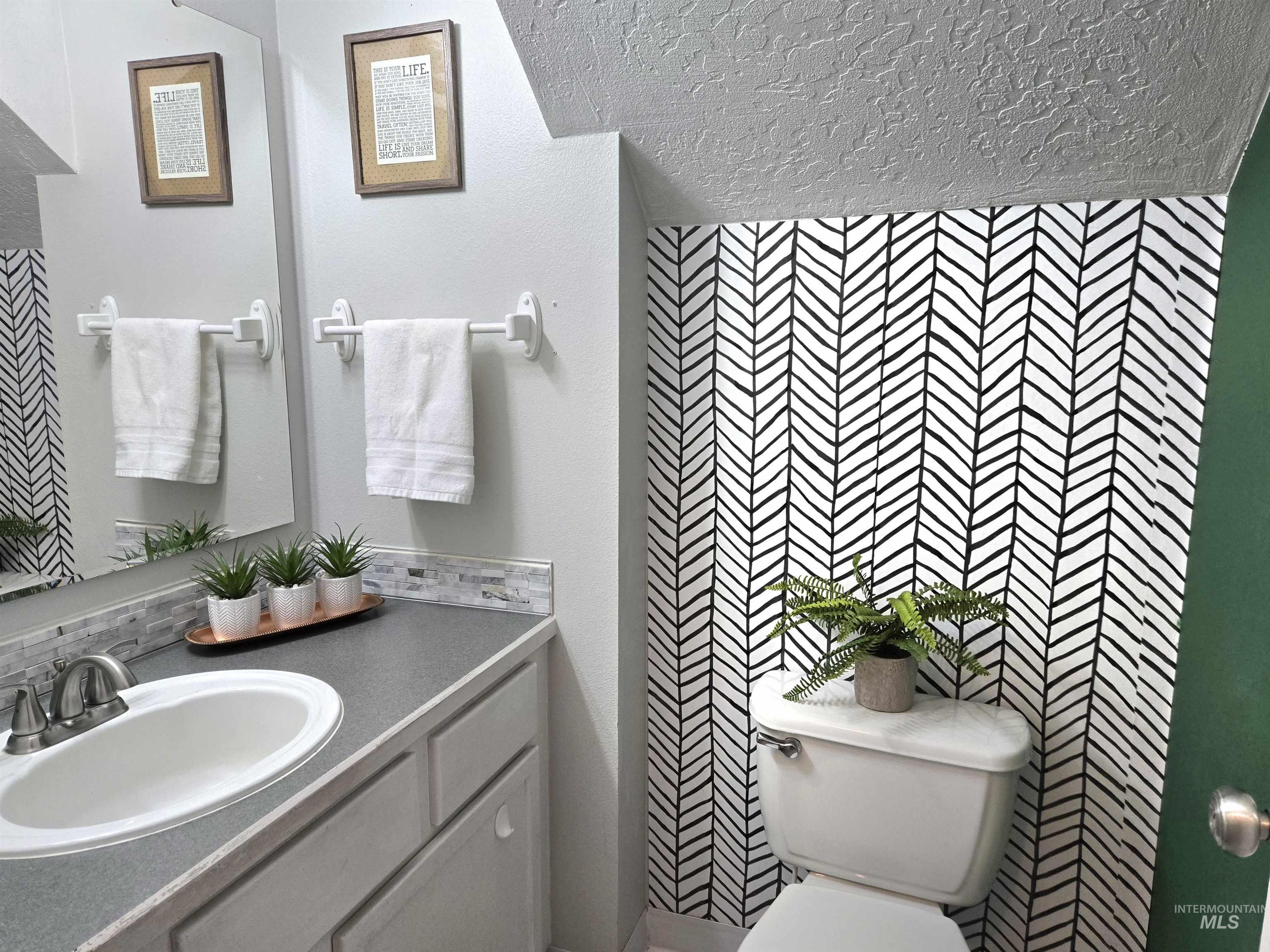 1904 Tyler St., Nampa, Idaho 83686, 3 Bedrooms, 2.5 Bathrooms, Residential For Sale, Price $355,000, 98970124