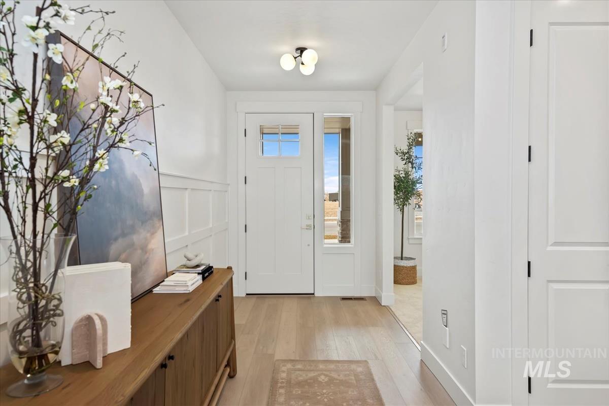 2560 N Palaestra Ave, Eagle, Idaho 83616, 4 Bedrooms, 3.5 Bathrooms, Residential For Sale, Price $999,900, 98970130