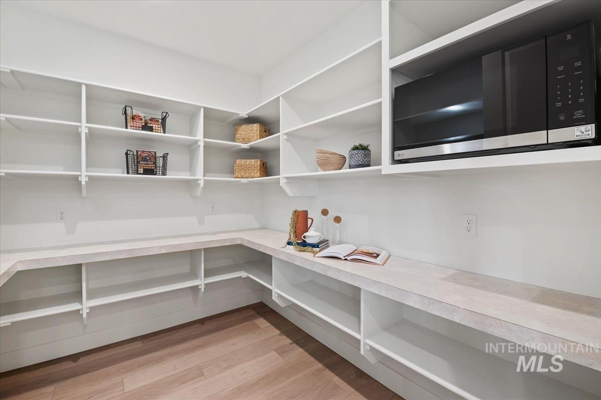 2560 N Palaestra Ave, Eagle, Idaho 83616, 4 Bedrooms, 3.5 Bathrooms, Residential For Sale, Price $999,900, 98970130