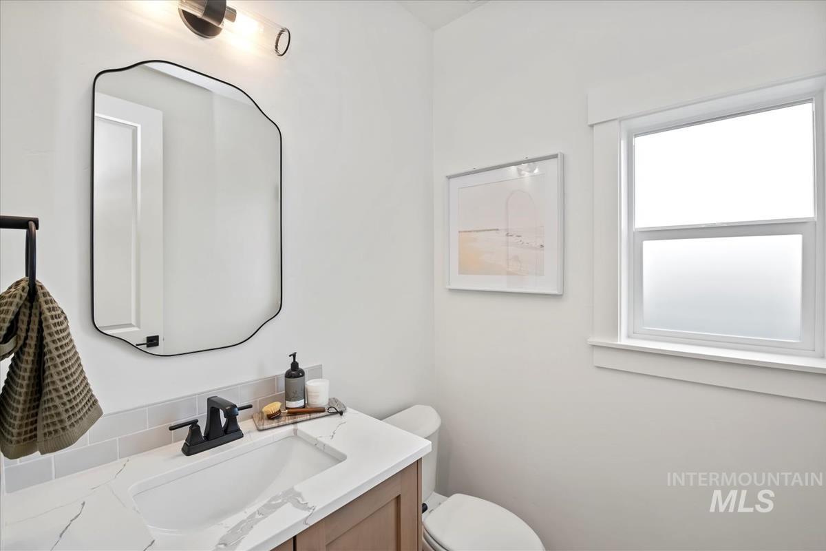 2560 N Palaestra Ave, Eagle, Idaho 83616, 4 Bedrooms, 3.5 Bathrooms, Residential For Sale, Price $999,900, 98970130