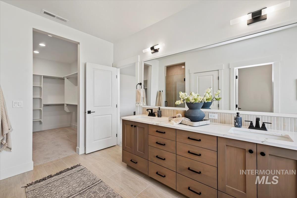 2560 N Palaestra Ave, Eagle, Idaho 83616, 4 Bedrooms, 3.5 Bathrooms, Residential For Sale, Price $999,900, 98970130