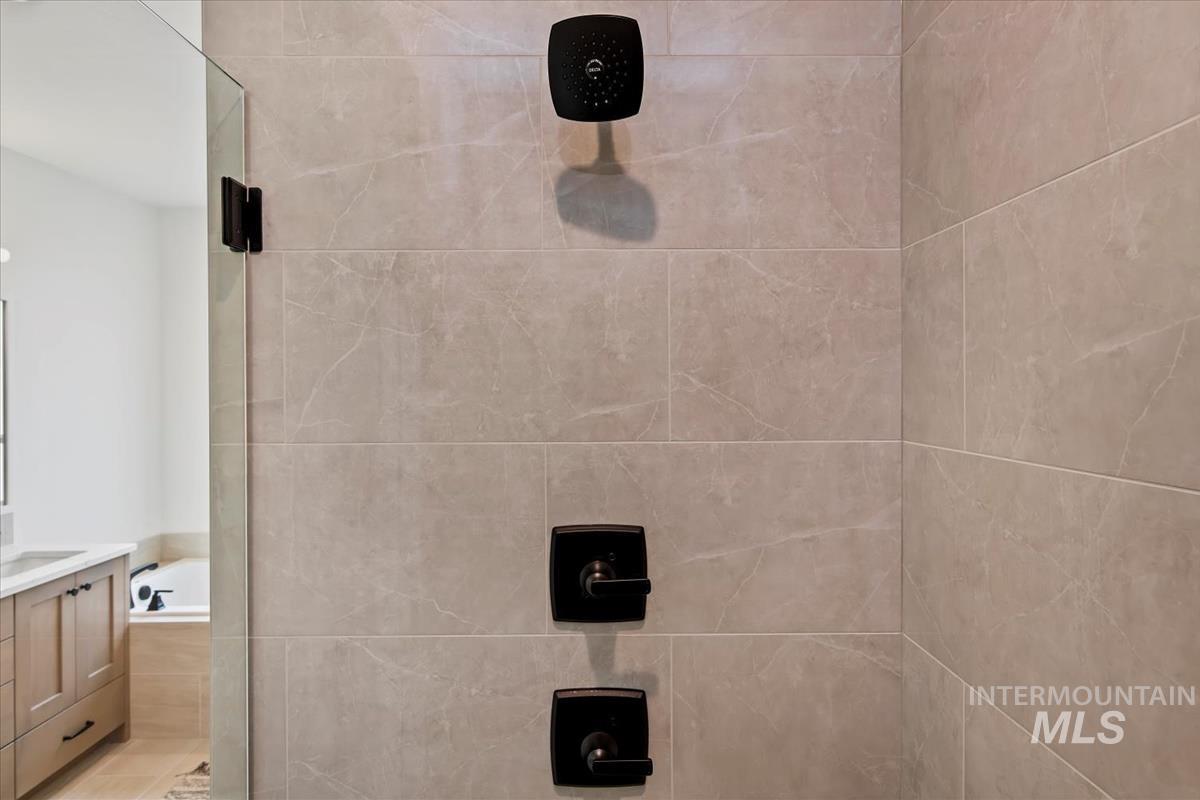 2560 N Palaestra Ave, Eagle, Idaho 83616, 4 Bedrooms, 3.5 Bathrooms, Residential For Sale, Price $999,900, 98970130