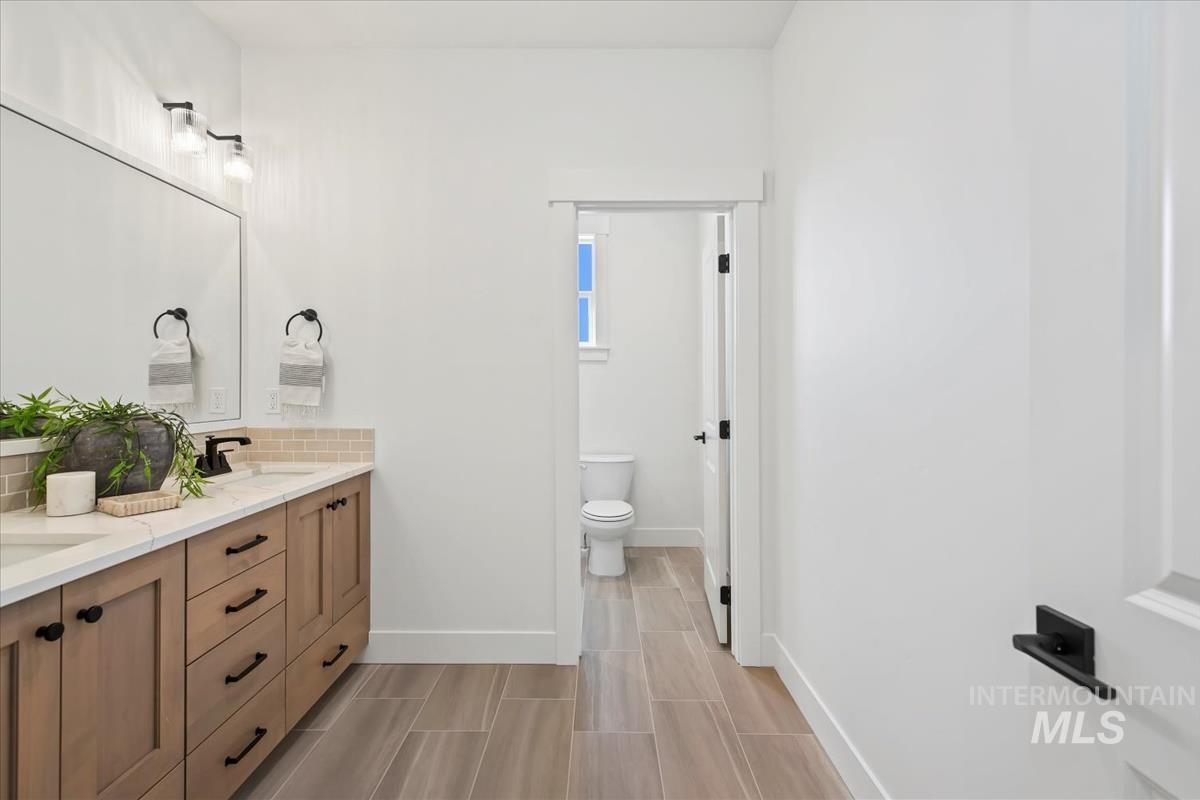 2560 N Palaestra Ave, Eagle, Idaho 83616, 4 Bedrooms, 3.5 Bathrooms, Residential For Sale, Price $999,900, 98970130