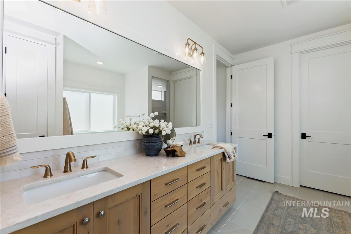 2560 N Palaestra Ave, Eagle, Idaho 83616, 4 Bedrooms, 3.5 Bathrooms, Residential For Sale, Price $999,900, 98970130