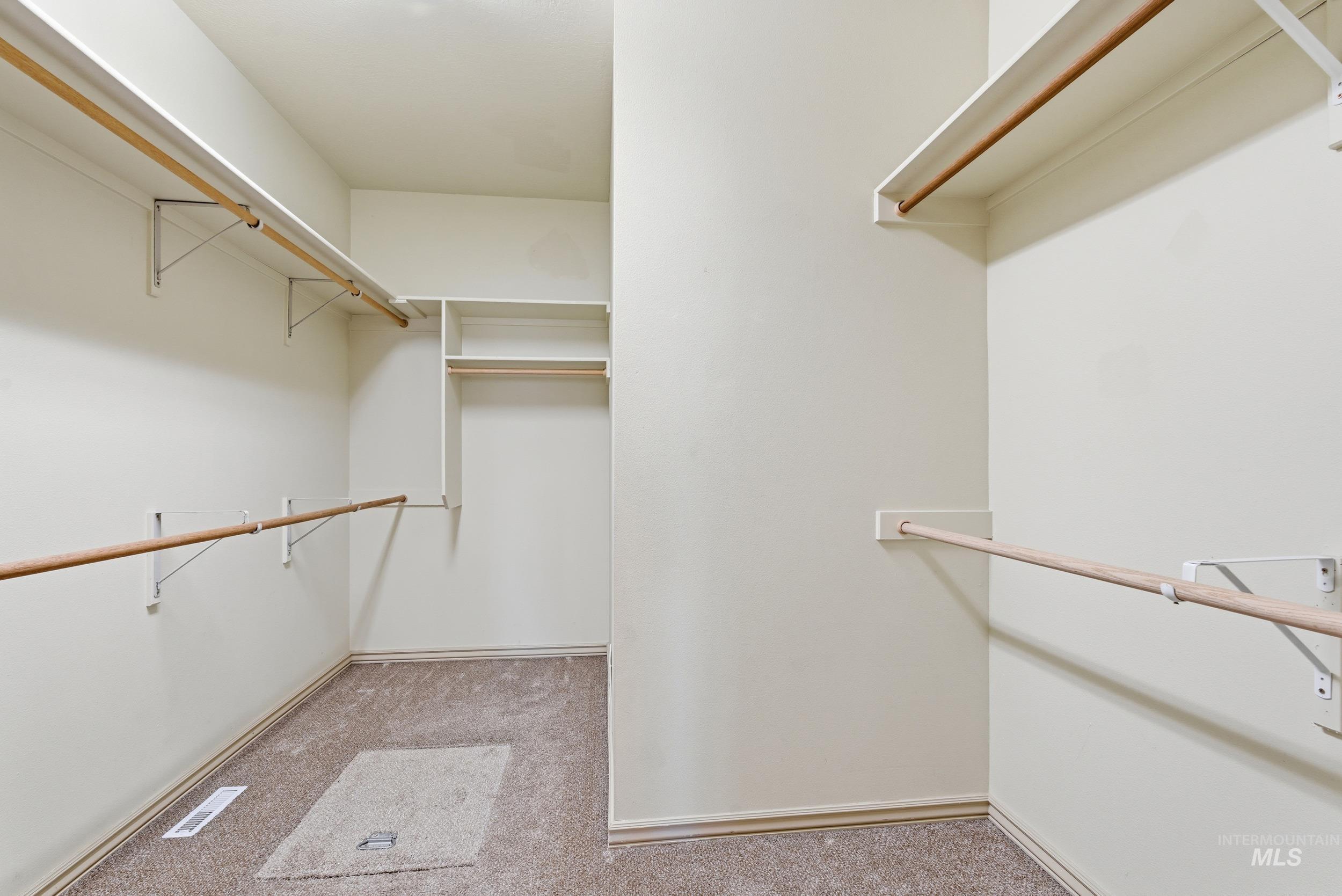 55 S Selwood Lane, Star, Idaho 83669, 3 Bedrooms, 3 Bathrooms, Residential For Sale, Price $375,000, 98970145