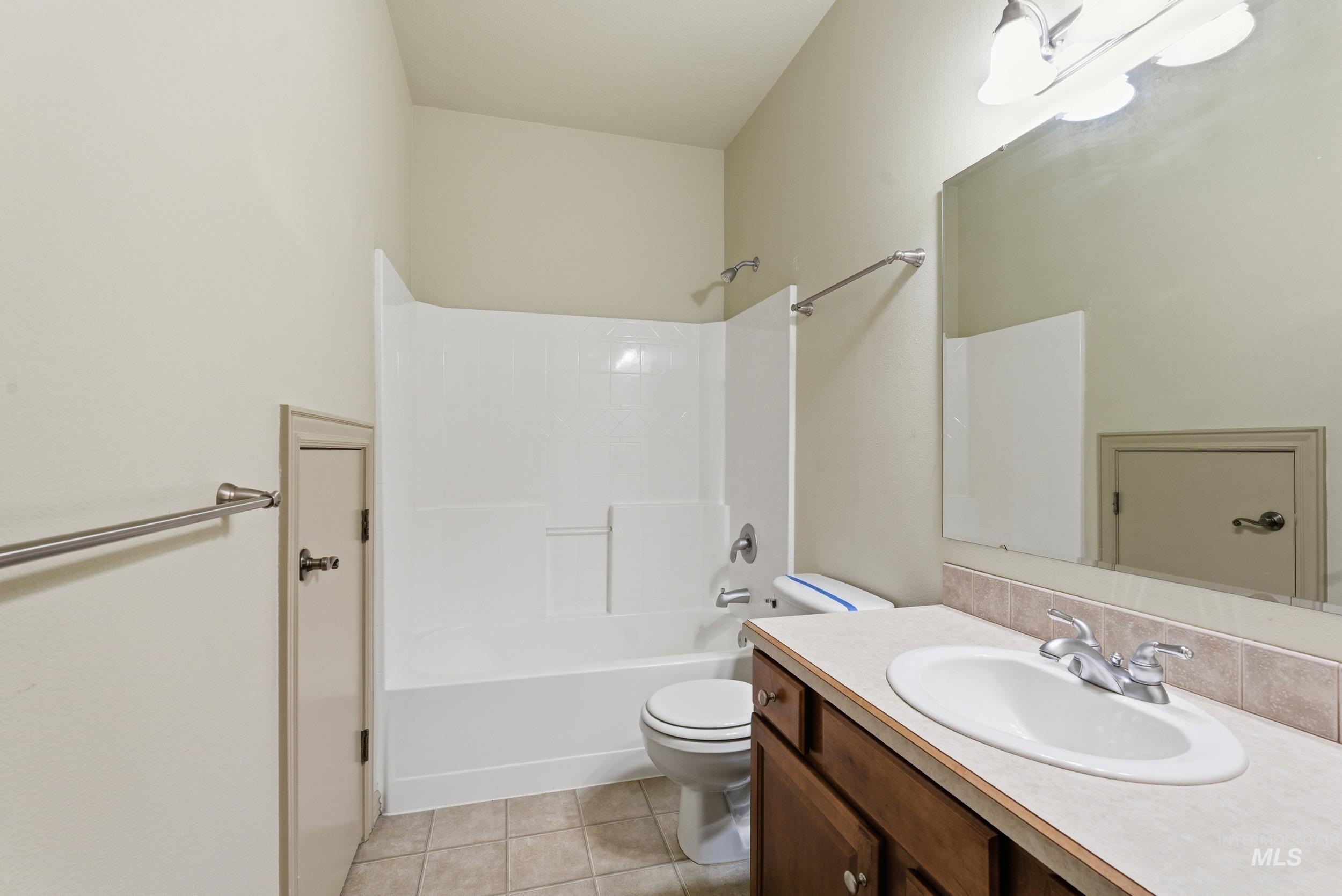 55 S Selwood Lane, Star, Idaho 83669, 3 Bedrooms, 3 Bathrooms, Residential For Sale, Price $375,000, 98970145