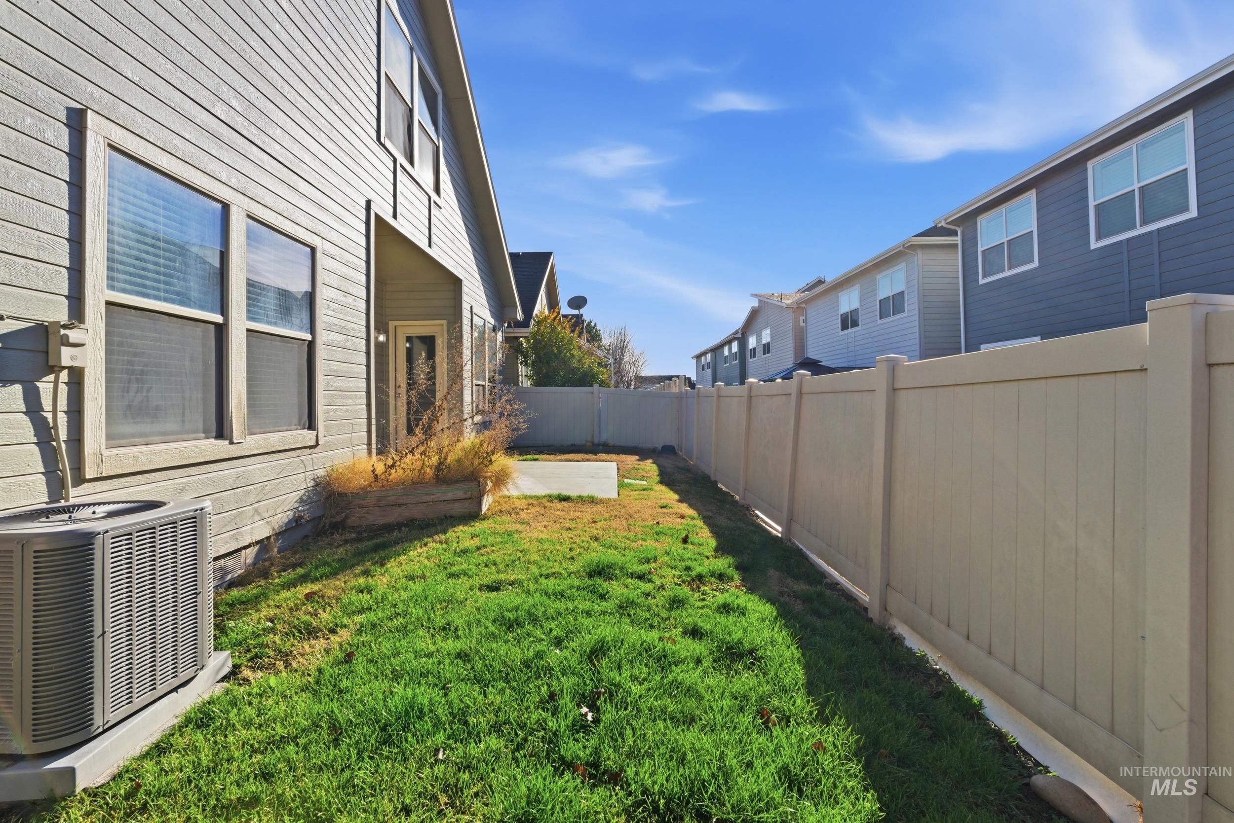 55 S Selwood Lane, Star, Idaho 83669, 3 Bedrooms, 3 Bathrooms, Residential For Sale, Price $375,000, 98970145