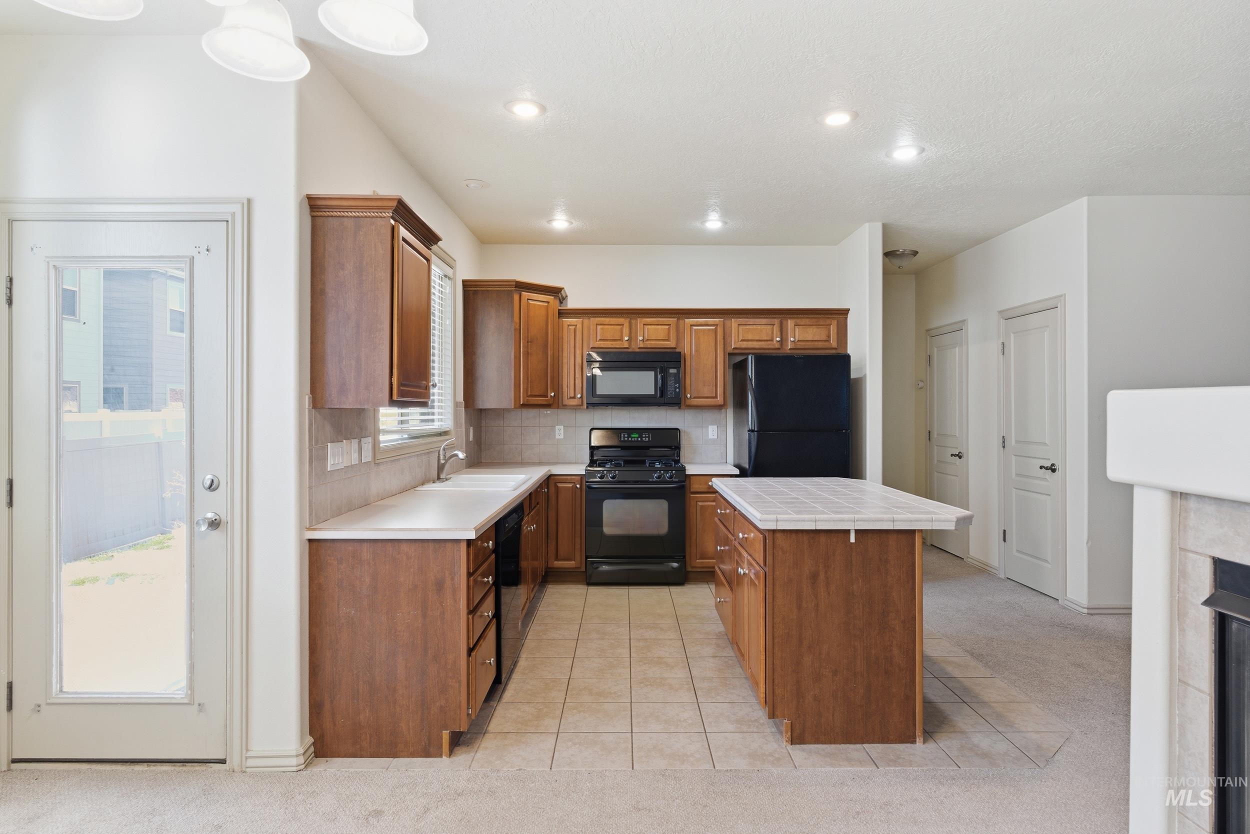 55 S Selwood Lane, Star, Idaho 83669, 3 Bedrooms, 3 Bathrooms, Residential For Sale, Price $375,000, 98970145