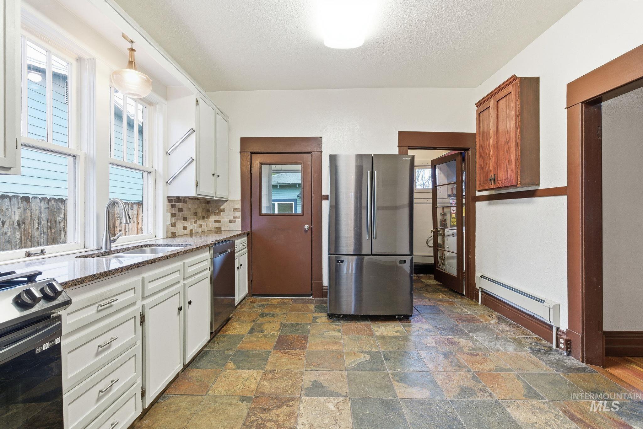 6323 W Everett St, Boise, Idaho 83704, 1 Bedroom, 1 Bathroom, Residential For Sale, Price $325,000, 98970148