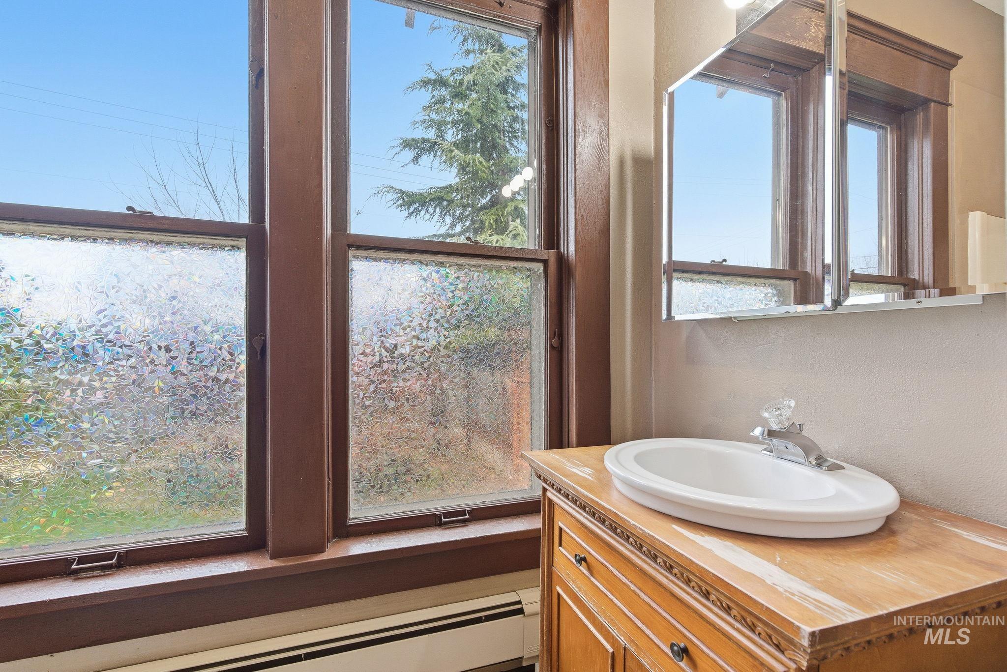 6323 W Everett St, Boise, Idaho 83704, 1 Bedroom, 1 Bathroom, Residential For Sale, Price $325,000, 98970148