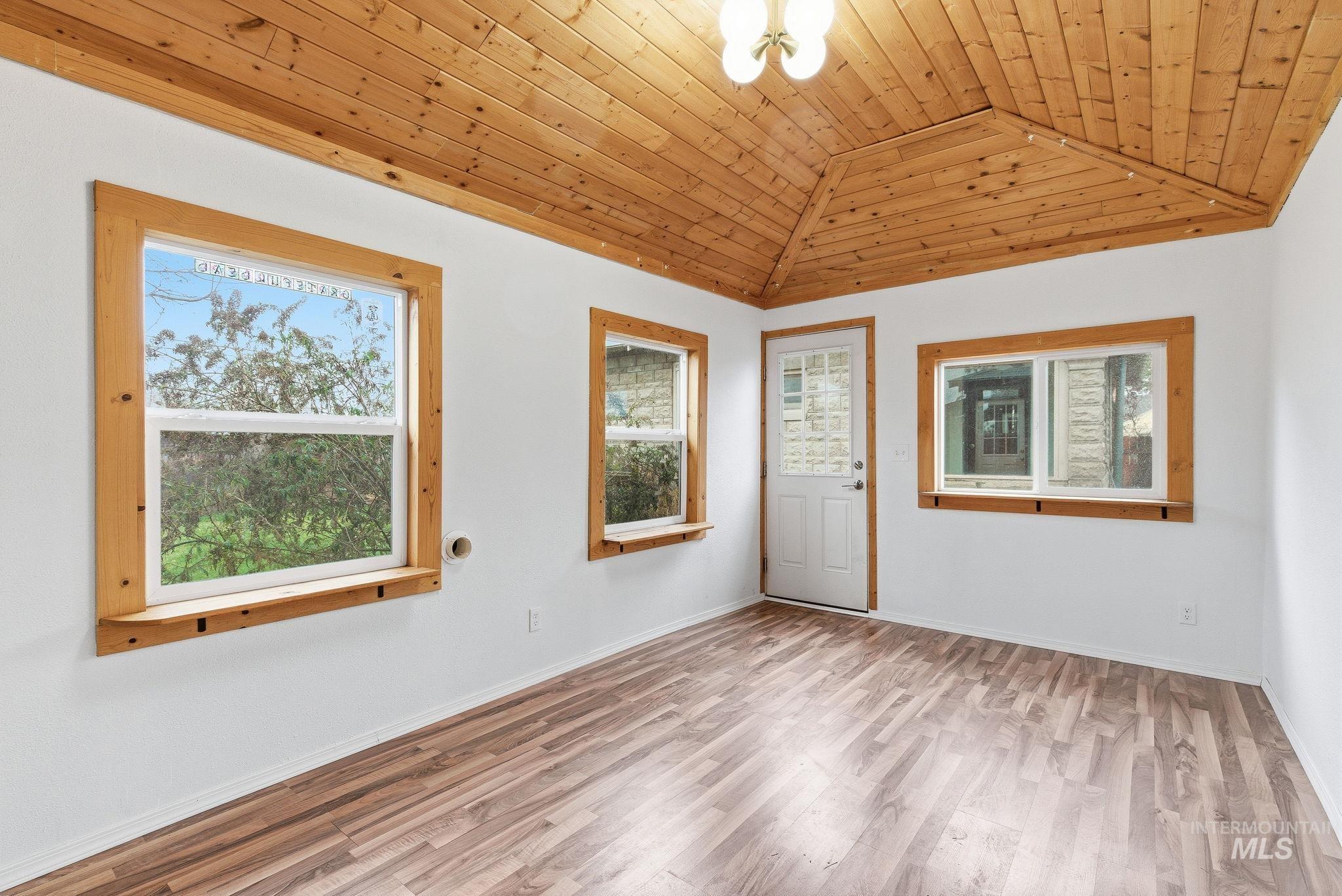 6323 W Everett St, Boise, Idaho 83704, 1 Bedroom, 1 Bathroom, Residential For Sale, Price $325,000, 98970148