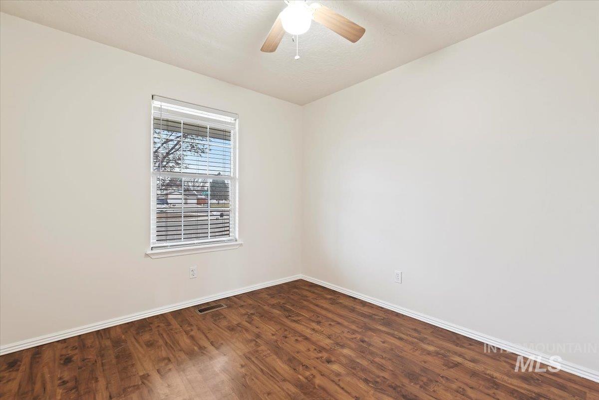 358 W Big Rack Street, Kuna, Idaho 83634, 3 Bedrooms, 2.5 Bathrooms, Residential For Sale, Price $399,900, 98970151