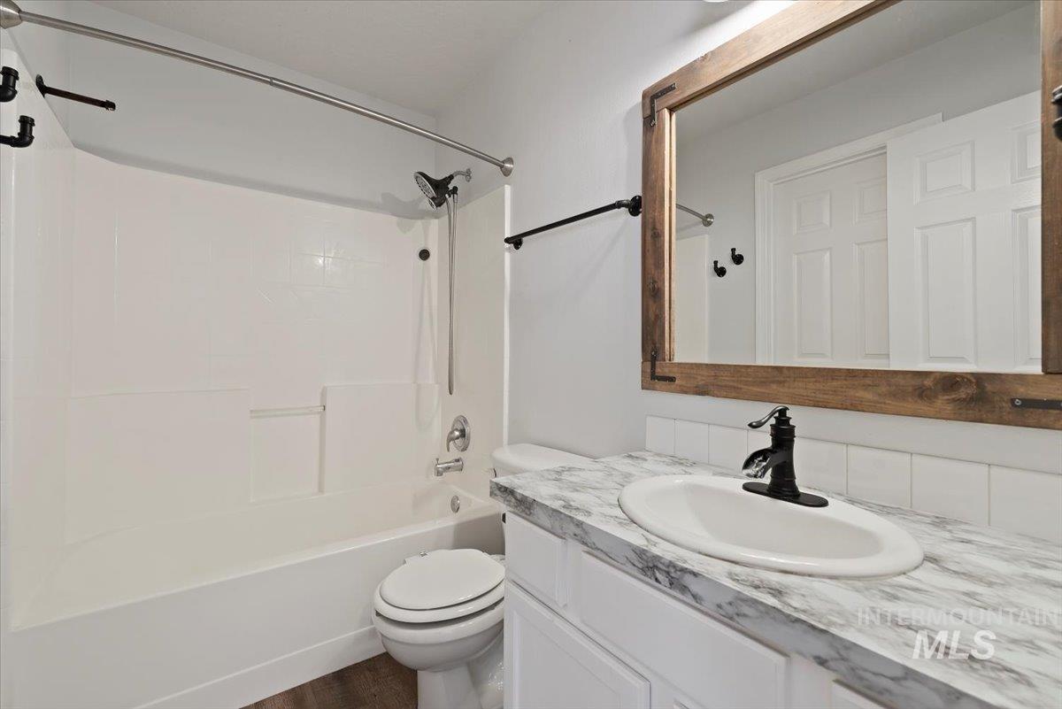 358 W Big Rack Street, Kuna, Idaho 83634, 3 Bedrooms, 2.5 Bathrooms, Residential For Sale, Price $399,900, 98970151