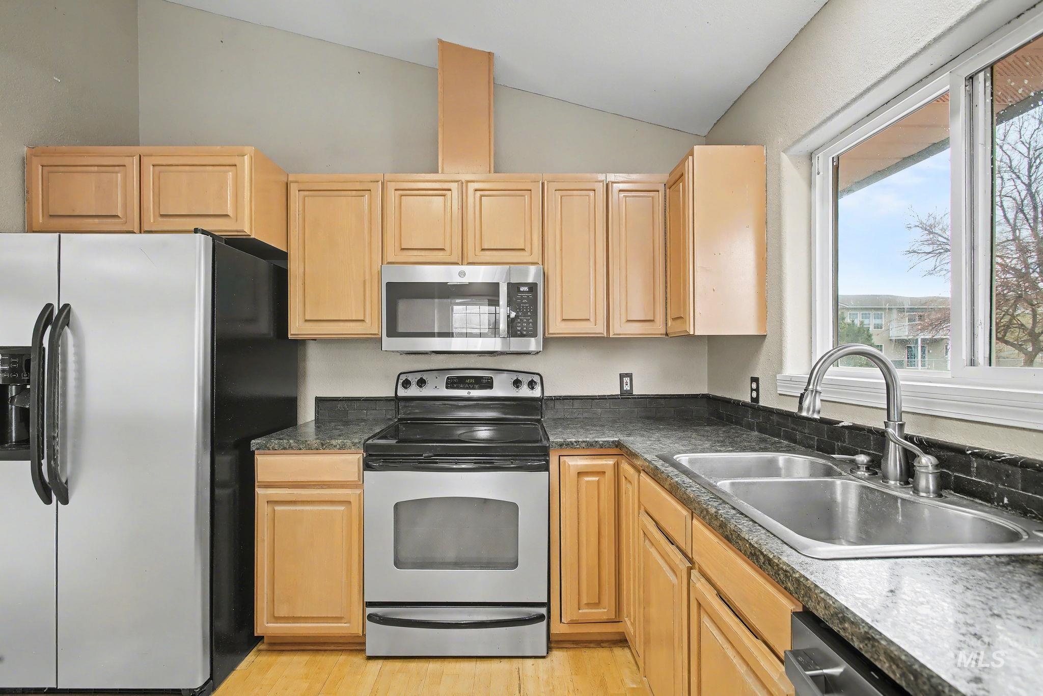 2242 Chukar Lane, Clarkston, Washington 99403, 3 Bedrooms, 2 Bathrooms, Residential For Sale, Price $399,000, 98970152