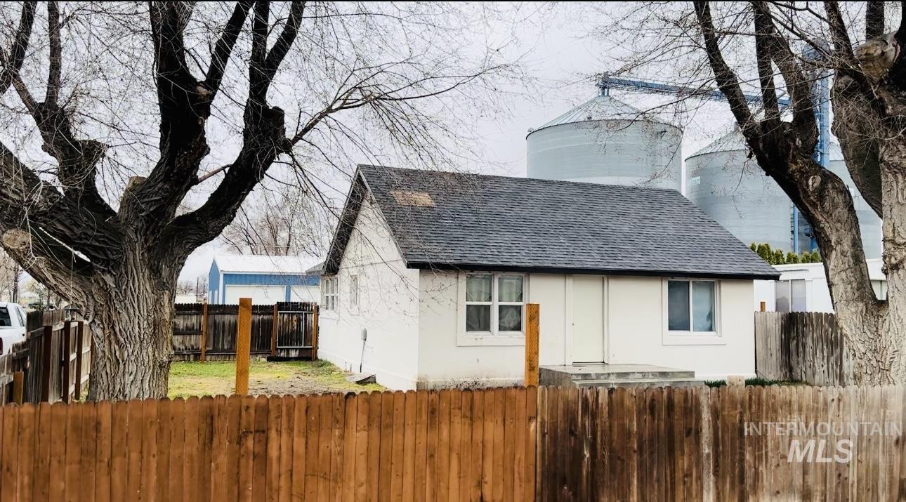 203 E Idaho Street, Paul, Idaho 83347, 2 Bedrooms, 1 Bathroom, Residential For Sale, Price $225,000, 98970159