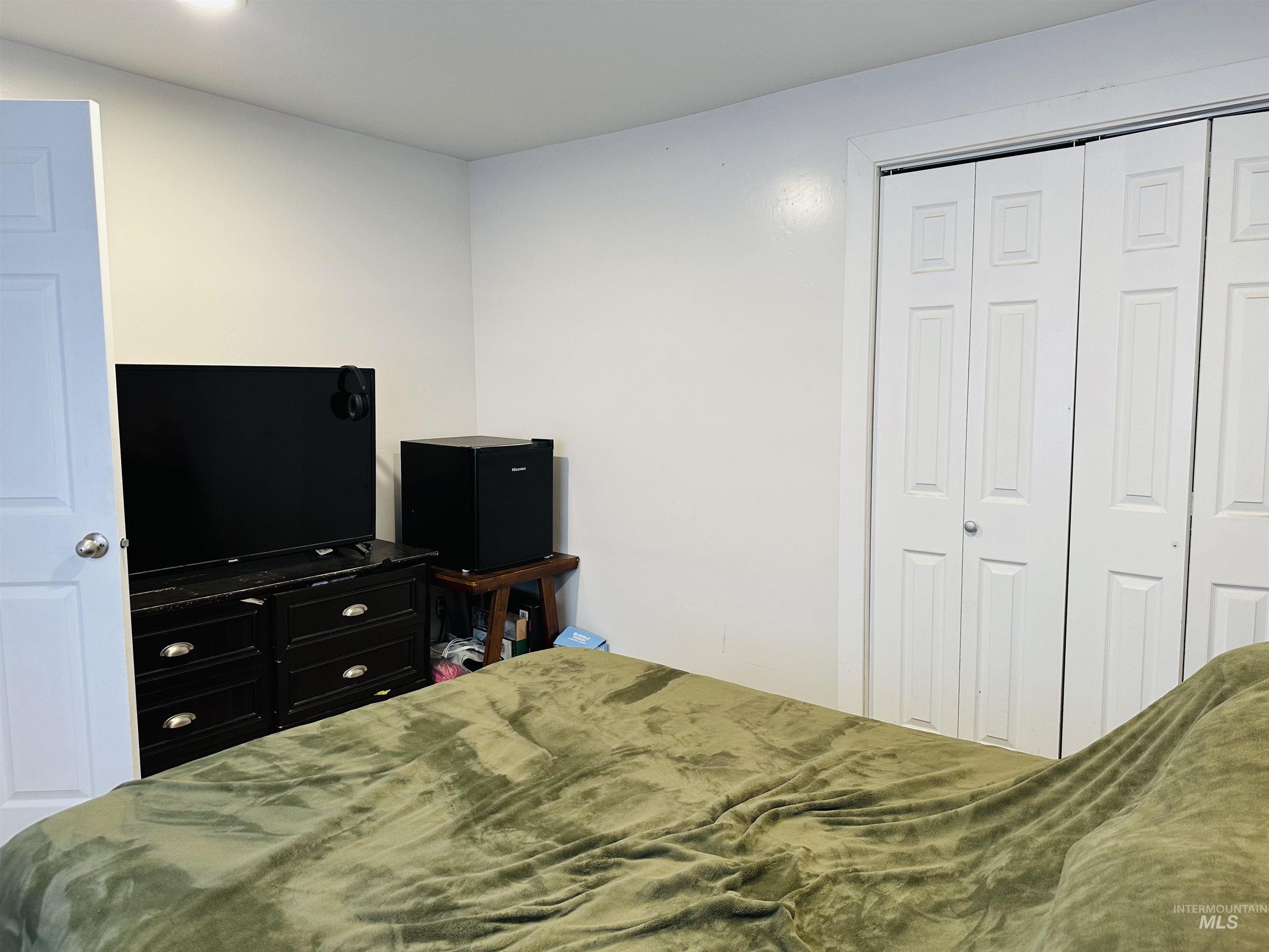 203 E Idaho Street, Paul, Idaho 83347, 2 Bedrooms, 1 Bathroom, Residential For Sale, Price $225,000, 98970159