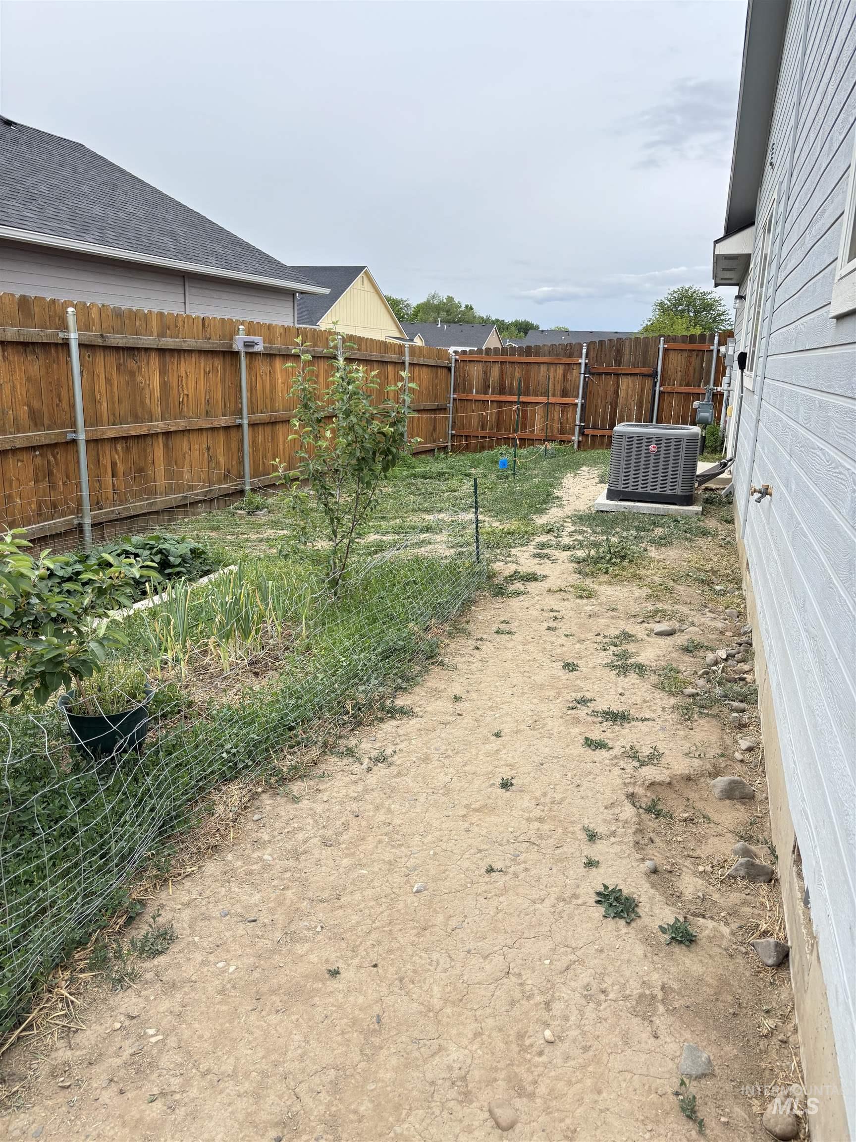 1090 W 10th Street, Weiser, Idaho 83672, 4 Bedrooms, 2 Bathrooms, Residential For Sale, Price $370,000, 98970161