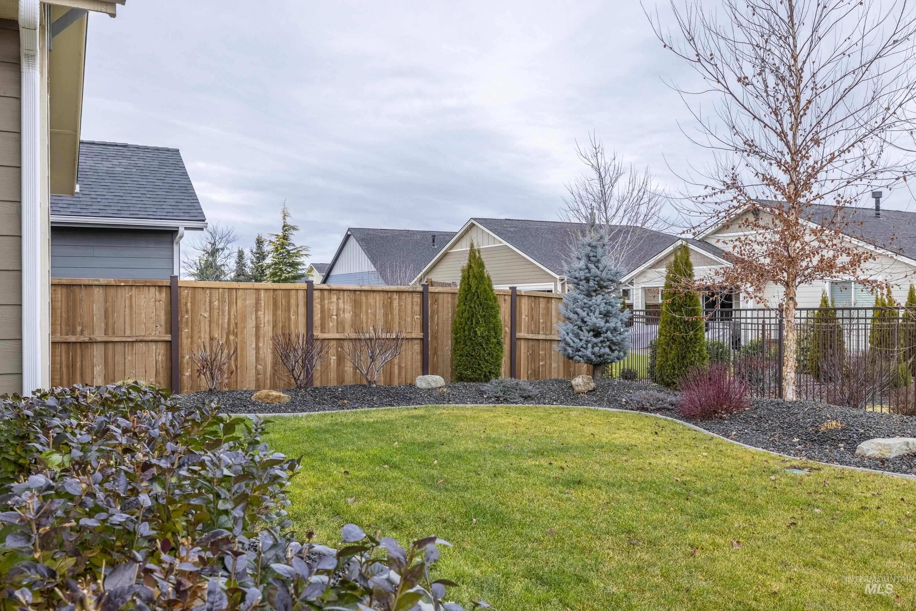 11860 W Wellness Ln, Kuna, Idaho 83634, 2 Bedrooms, 2 Bathrooms, Residential For Sale, Price $525,000, 98970164