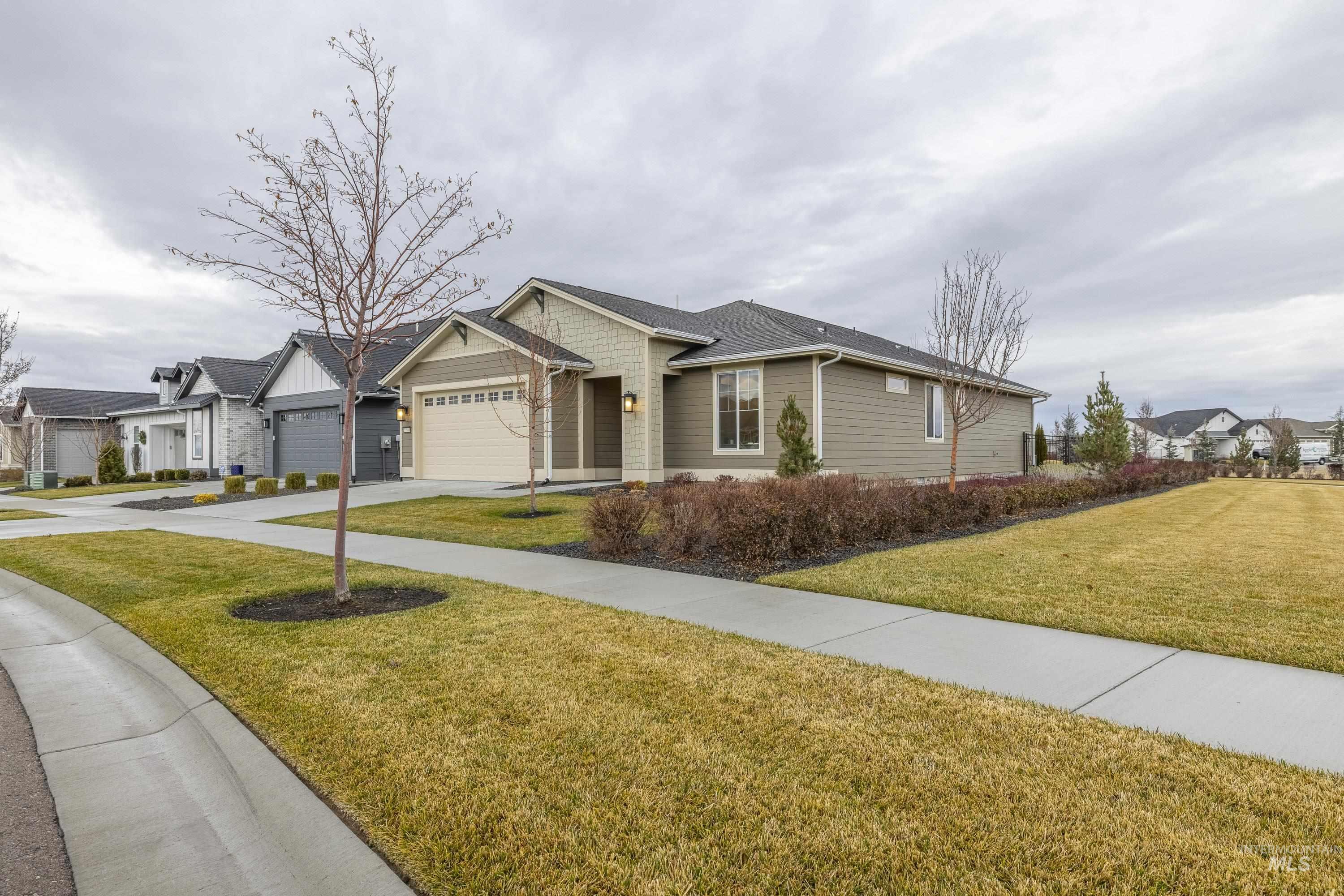 11860 W Wellness Ln, Kuna, Idaho 83634, 2 Bedrooms, 2 Bathrooms, Residential For Sale, Price $525,000, 98970164
