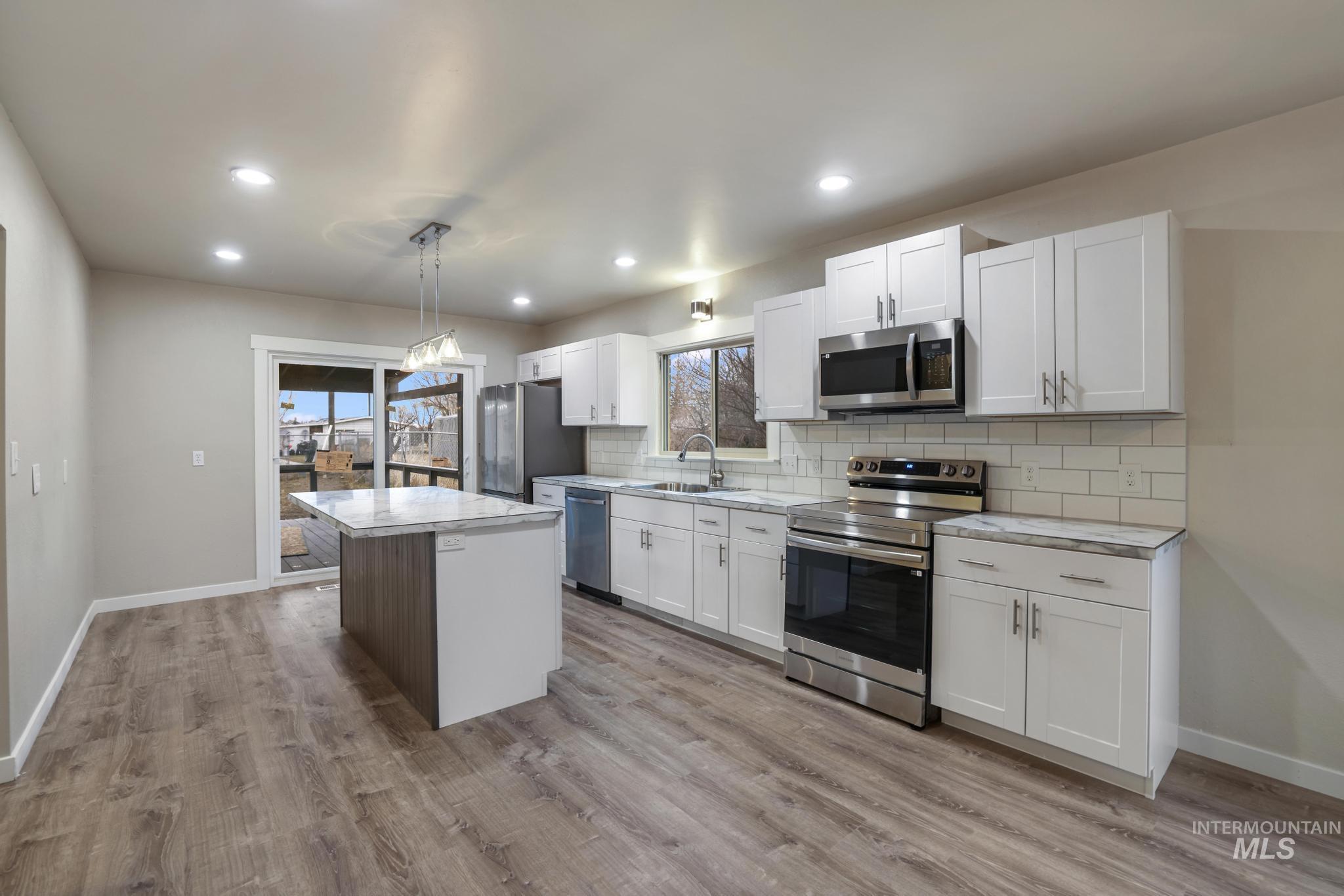 1016 10th Street, Rupert, Idaho 83350, 3 Bedrooms, 2 Bathrooms, Residential For Sale, Price $319,000, 98970171