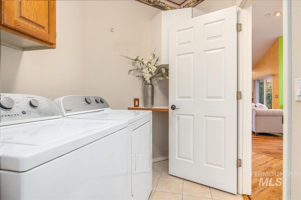 6160 N Fountain Ln, Garden City, Idaho 83714, 3 Bedrooms, 2 Bathrooms, Residential For Sale, Price $600,000, 98970176