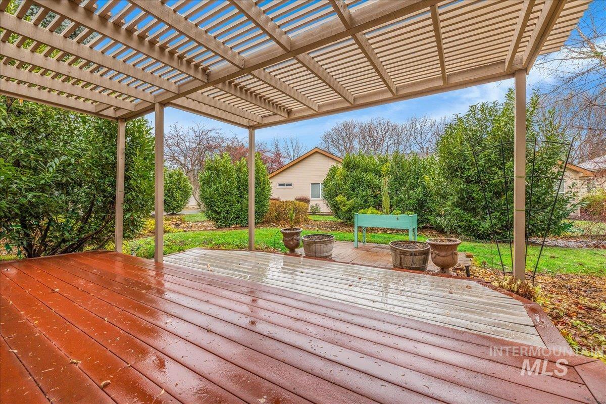 6160 N Fountain Ln, Garden City, Idaho 83714, 3 Bedrooms, 2 Bathrooms, Residential For Sale, Price $600,000, 98970176