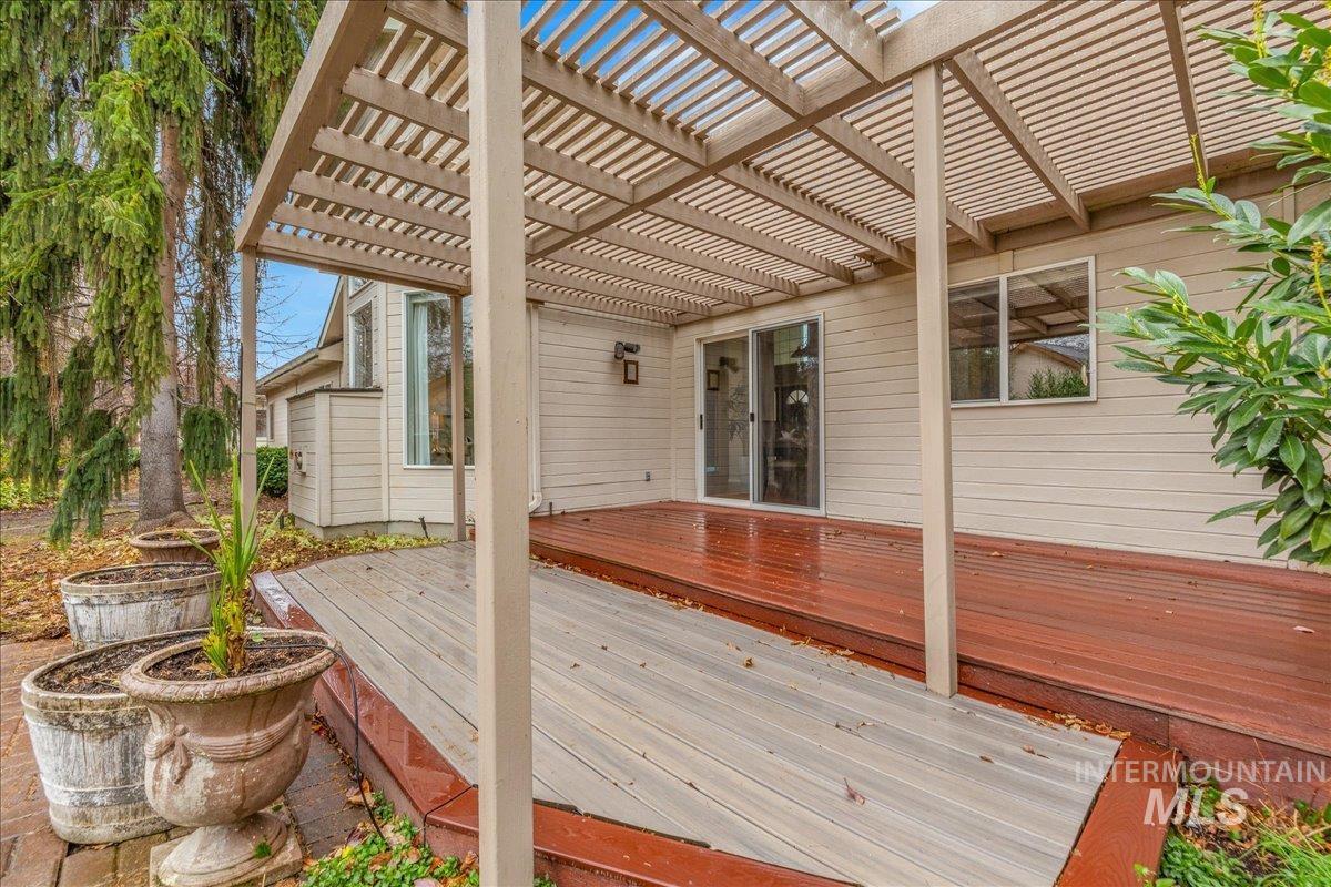 6160 N Fountain Ln, Garden City, Idaho 83714, 3 Bedrooms, 2 Bathrooms, Residential For Sale, Price $600,000, 98970176