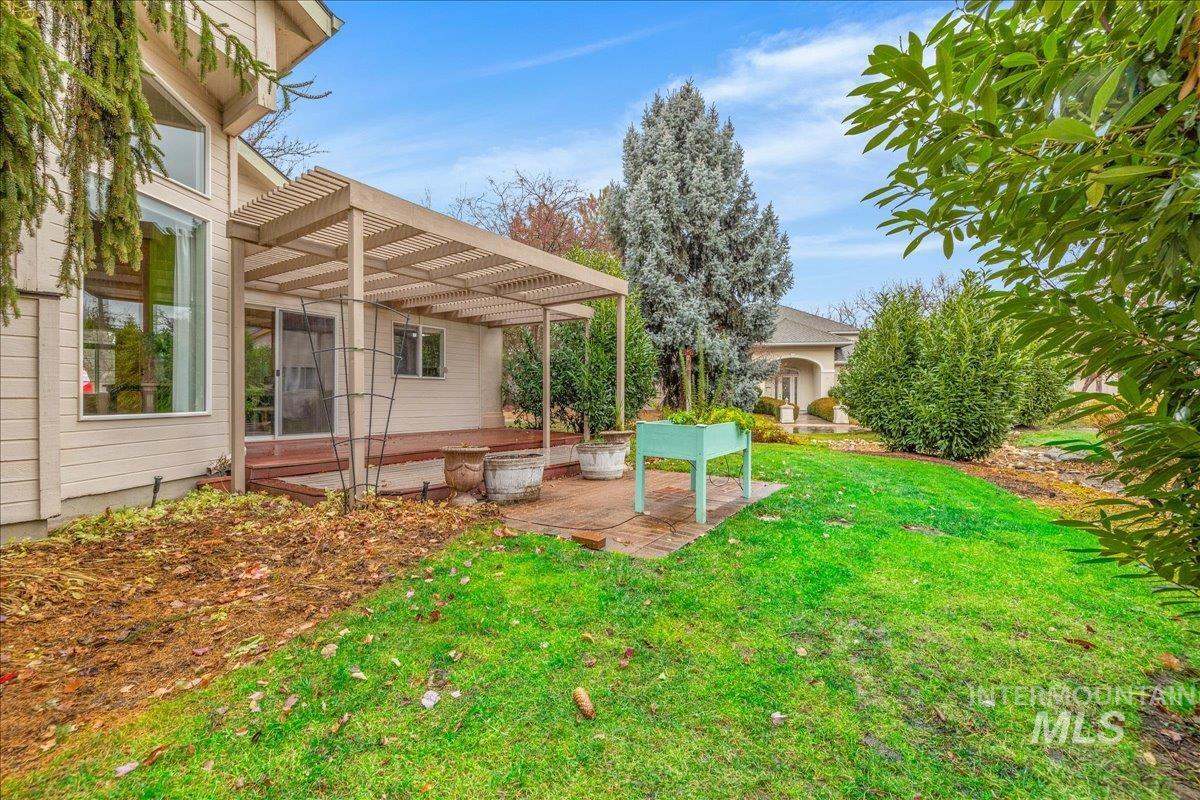 6160 N Fountain Ln, Garden City, Idaho 83714, 3 Bedrooms, 2 Bathrooms, Residential For Sale, Price $600,000, 98970176