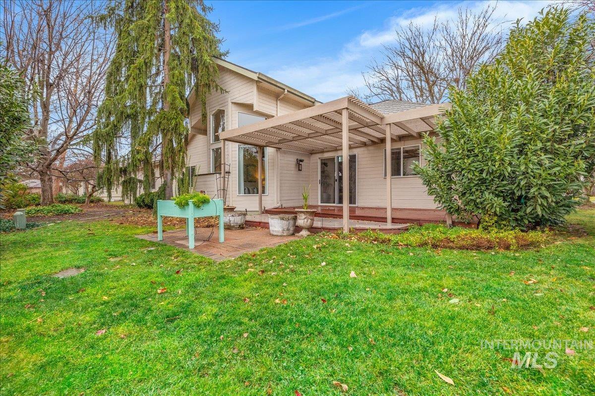 6160 N Fountain Ln, Garden City, Idaho 83714, 3 Bedrooms, 2 Bathrooms, Residential For Sale, Price $600,000, 98970176