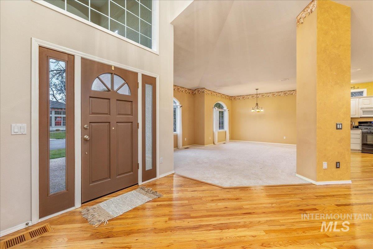 6160 N Fountain Ln, Garden City, Idaho 83714, 3 Bedrooms, 2 Bathrooms, Residential For Sale, Price $600,000, 98970176