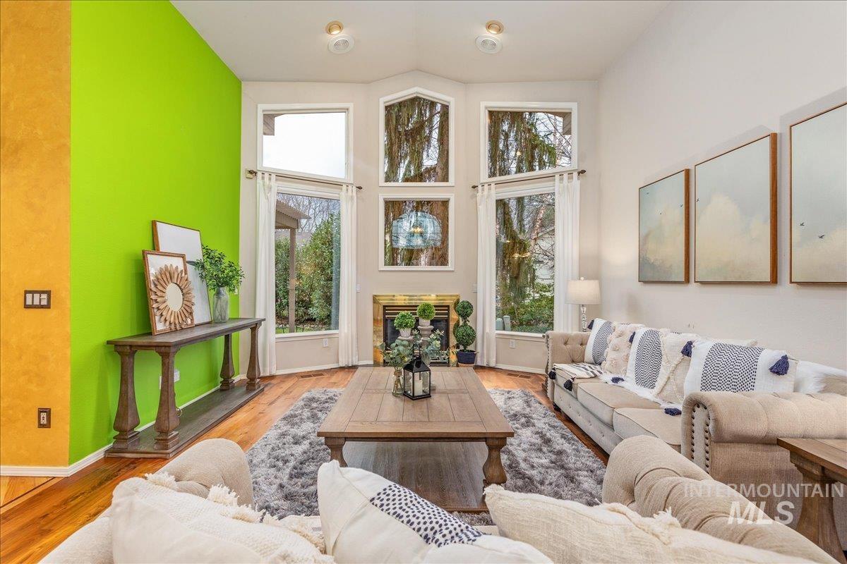 6160 N Fountain Ln, Garden City, Idaho 83714, 3 Bedrooms, 2 Bathrooms, Residential For Sale, Price $600,000, 98970176