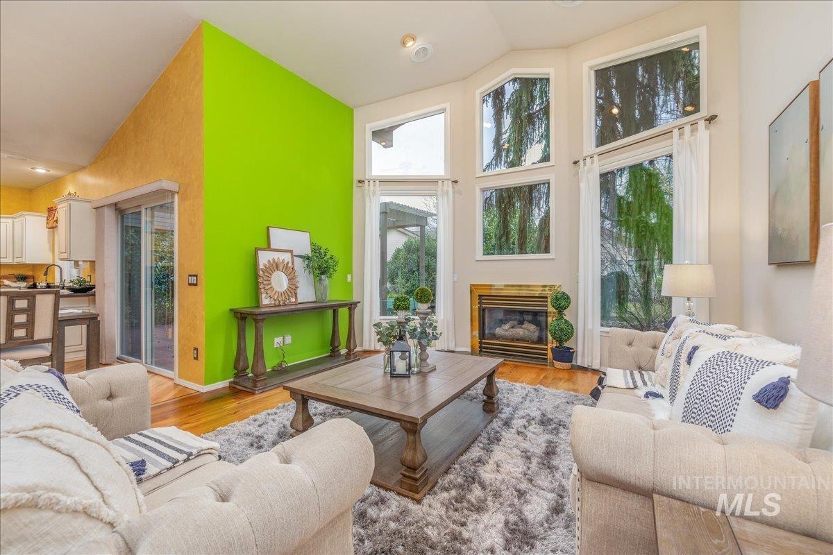 6160 N Fountain Ln, Garden City, Idaho 83714, 3 Bedrooms, 2 Bathrooms, Residential For Sale, Price $600,000, 98970176