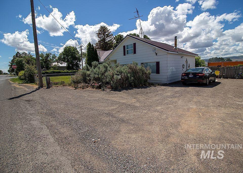 View of side of home