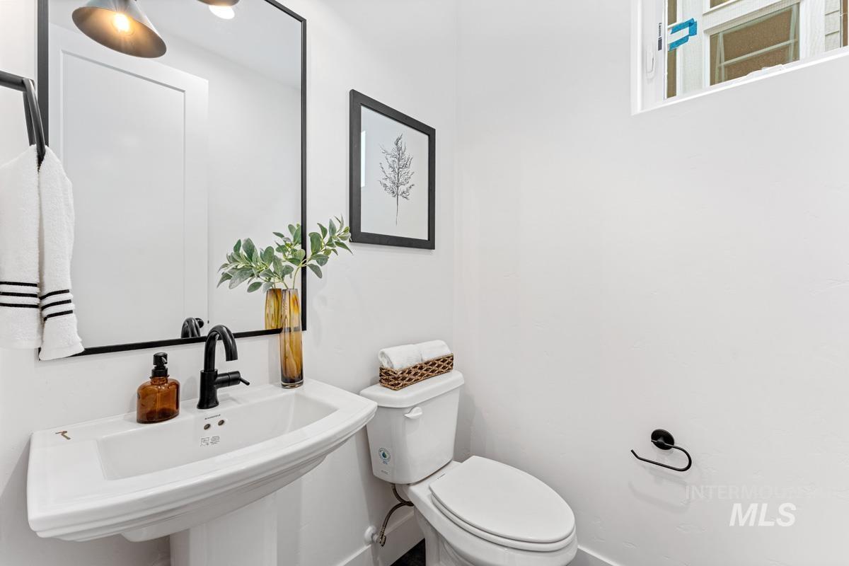 13320 N Spring Creek Way, Boise, Idaho 83714, 3 Bedrooms, 2.5 Bathrooms, Residential For Sale, Price $899,990, 98970194