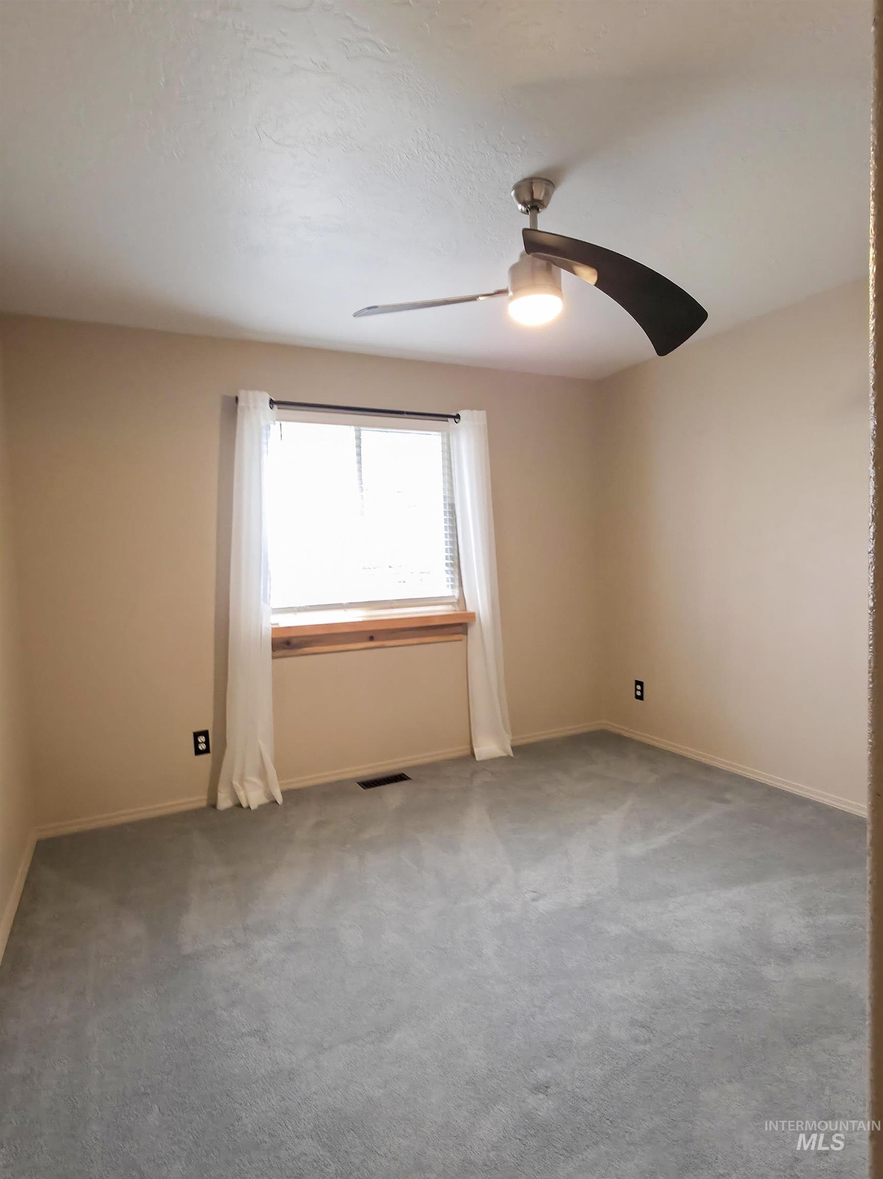 10142 Airpark Loop Rd, Melba, Idaho 83641, 3 Bedrooms, 2 Bathrooms, Residential For Sale, Price $1,200,000, 98970197