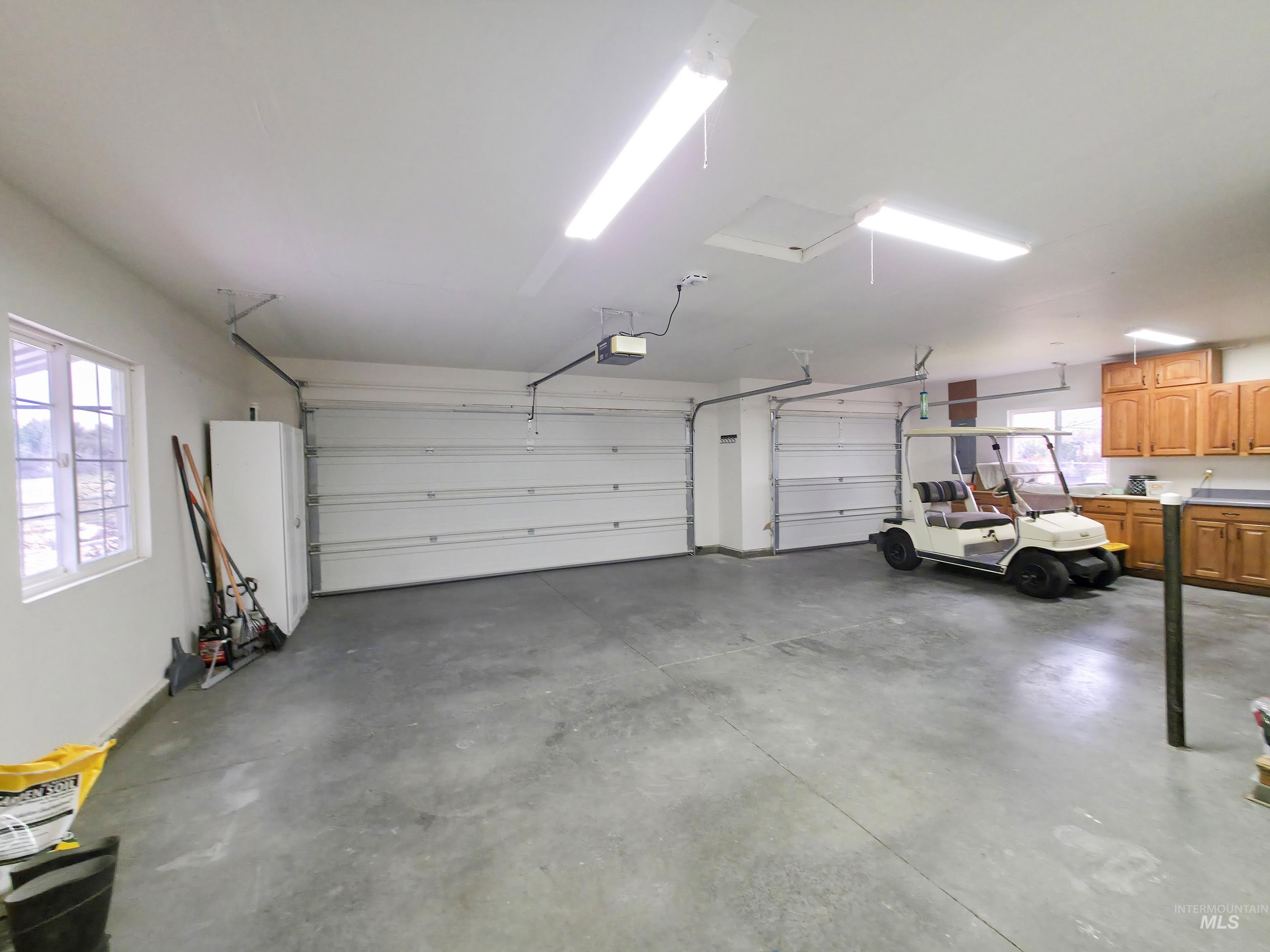 10142 Airpark Loop Rd, Melba, Idaho 83641, 3 Bedrooms, 2 Bathrooms, Residential For Sale, Price $1,200,000, 98970197