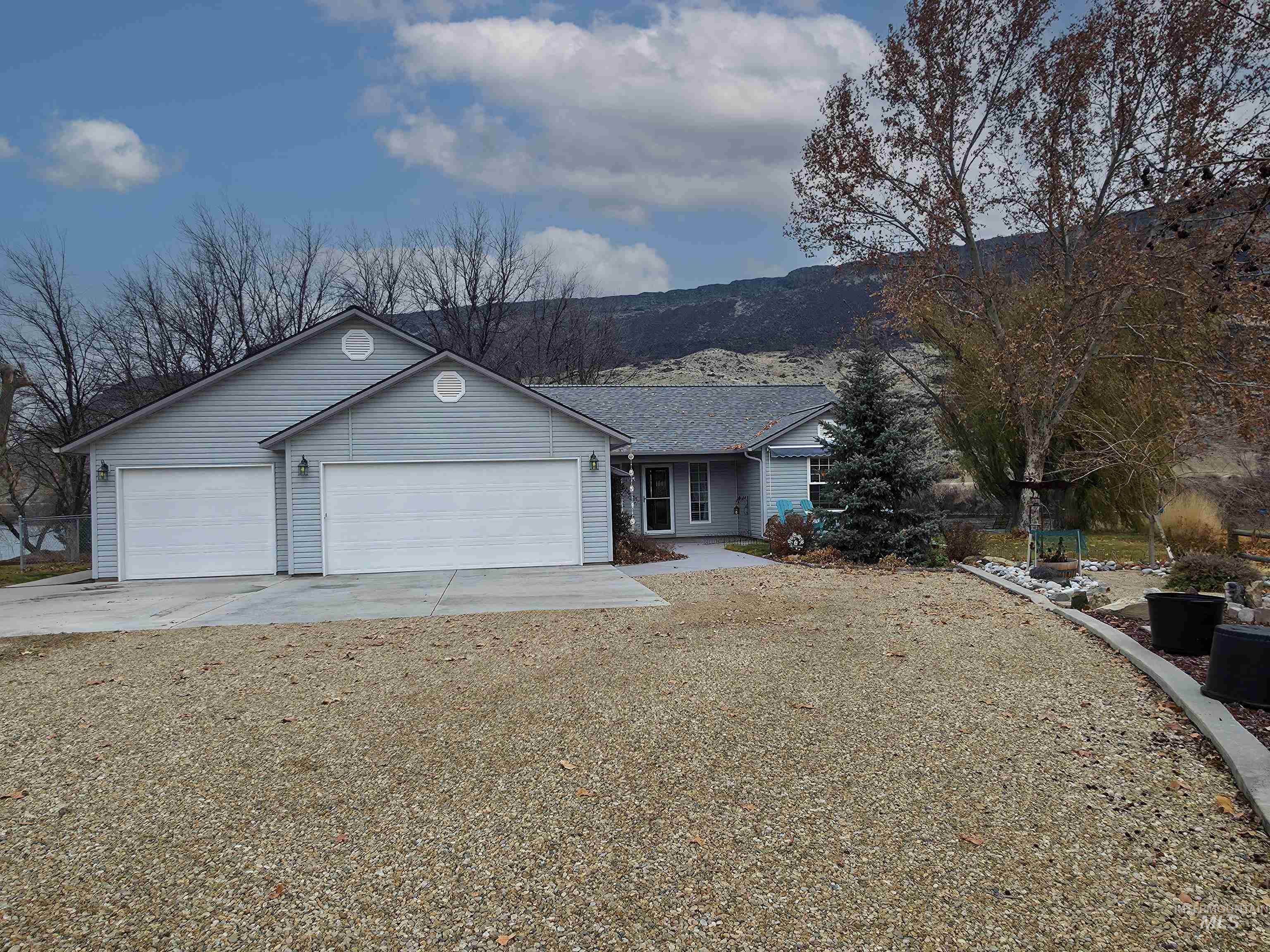 10142 Airpark Loop Rd, Melba, Idaho 83641, 3 Bedrooms, 2 Bathrooms, Residential For Sale, Price $1,200,000, 98970197