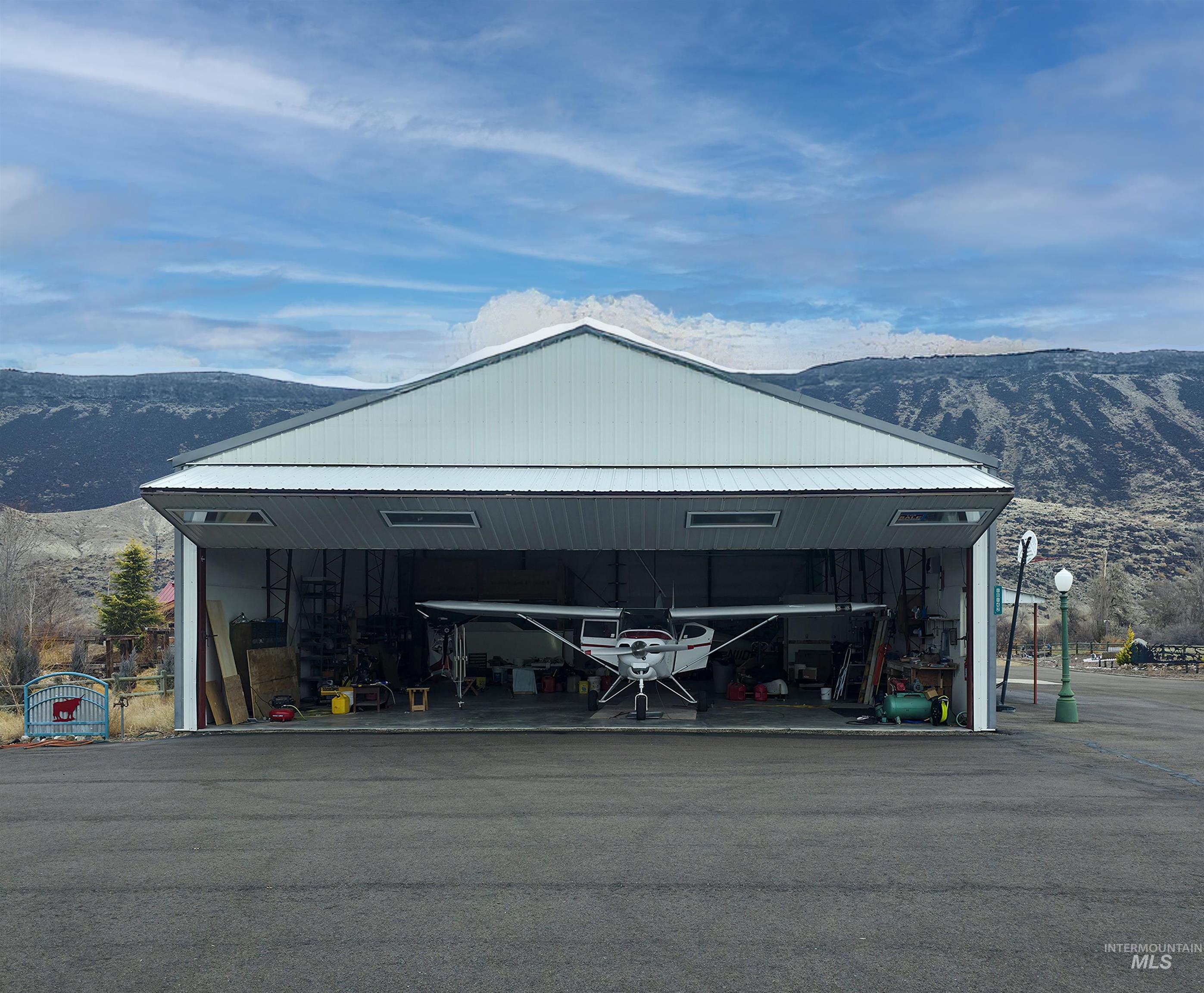 10142 Airpark Loop Rd, Melba, Idaho 83641, 3 Bedrooms, 2 Bathrooms, Residential For Sale, Price $1,200,000,MLS 98970197