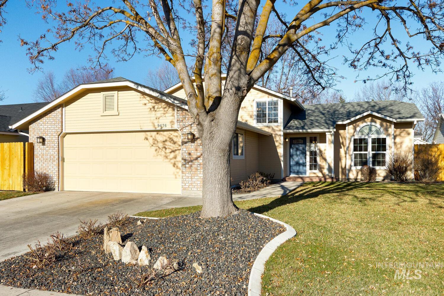 9676 W Toni St, Boise, Idaho 83704, 4 Bedrooms, 3 Bathrooms, Residential For Sale, Price $489,900,MLS 98970207